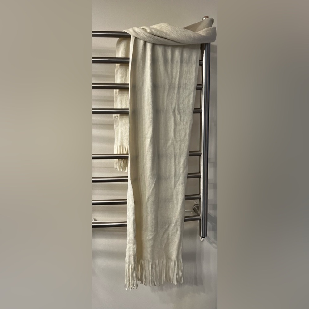 🍁Merina Cream Fringed Acrylic Scarf